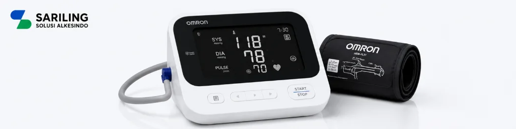 Tensimeter digital premium Omron warna hitam dengan manset tekanan darah dan logo Sariling Solusi Alkesindo pada desain clean background putih profesional.