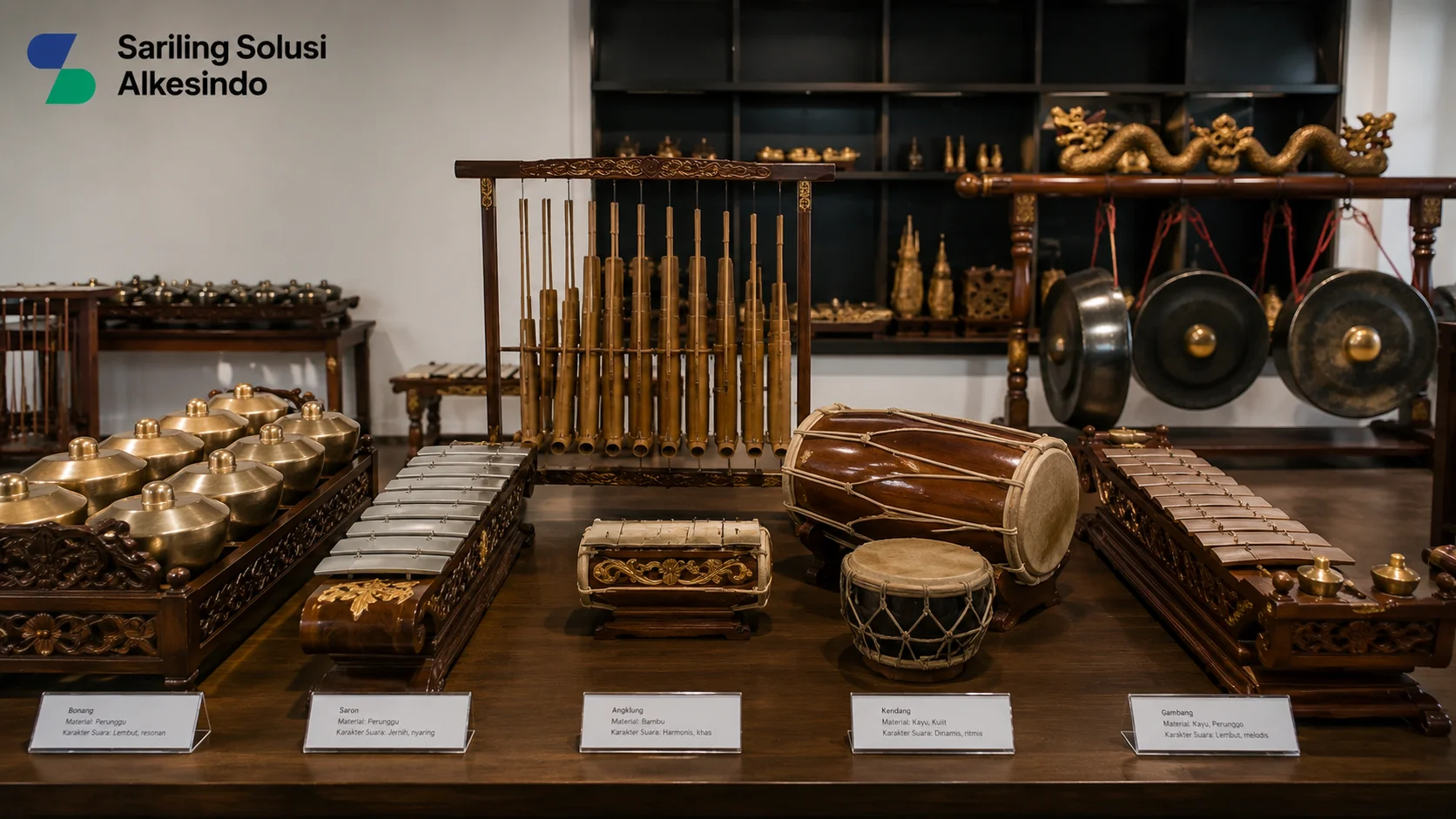 Ilustrasi perbandingan produk alat musik tradisional Indonesia yang menampilkan berbagai instrumen seperti gamelan, angklung, kendang, bonang, dan gambang dengan tampilan material serta karakteristik masing-masing produk bersama logo Sariling Solusi Alkesindo.